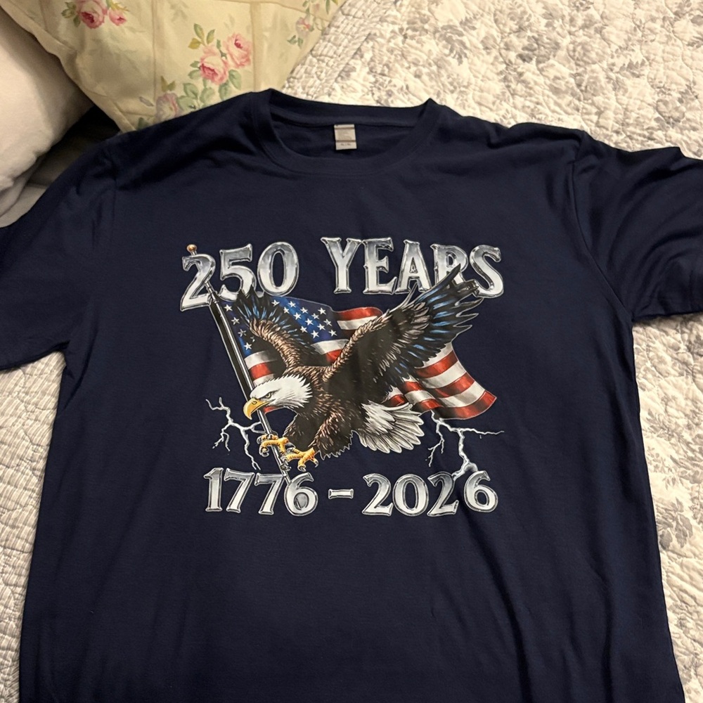 Gildan Navy Blue 250 Years 1776-2026 Bald Eagle Graphic Tee NWOT